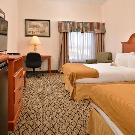Quality Inn & Suites Jefferson City Buitenkant foto