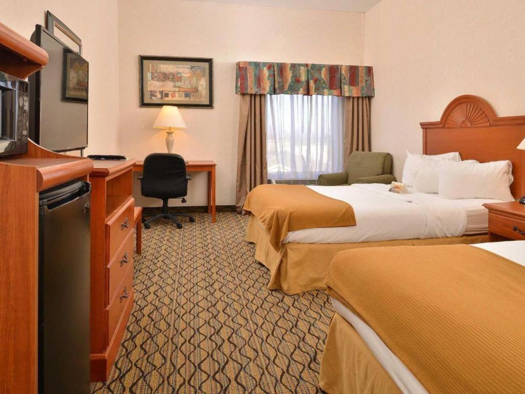 Quality Inn & Suites Jefferson City Buitenkant foto