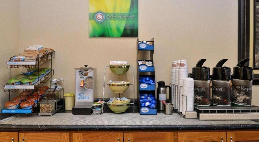 Quality Inn & Suites Jefferson City Buitenkant foto