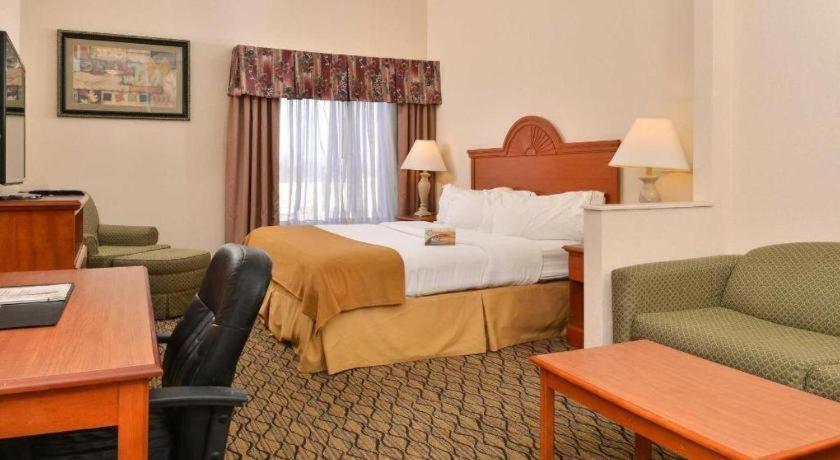 Quality Inn & Suites Jefferson City Buitenkant foto